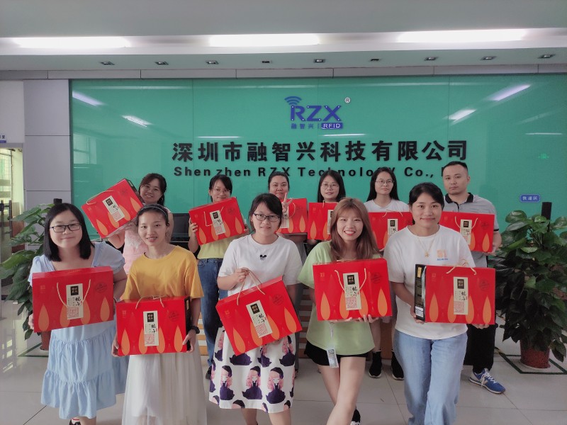 六月端午“粽”情來｜融智興科技2021年端午節(jié)粽子禮盒發(fā)放啦！